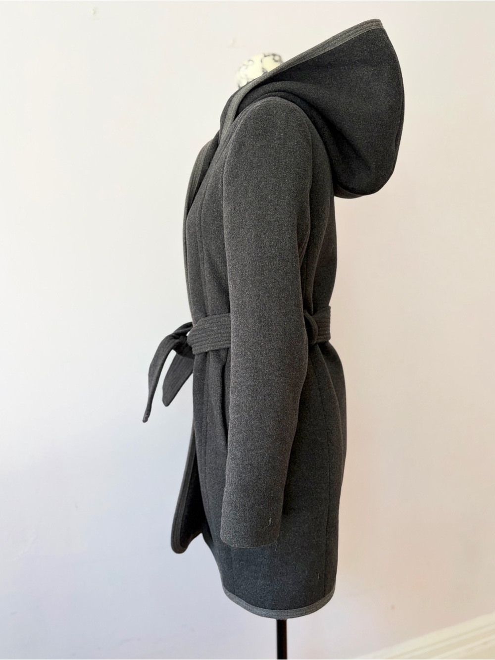 Aritzia Wilfred Charcoal Hooded Lined Belted Wool Coat Size XS - Picture 3 of 8